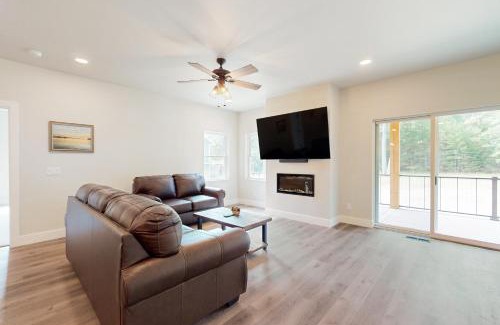 Eagle River House | The Crossing at Lake Forest- 39 & 40