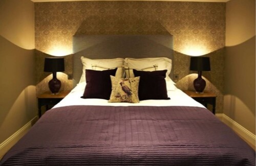 Penwood Hotel | The Crown & Garter