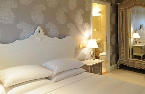 Cookham Hotel | The Crown