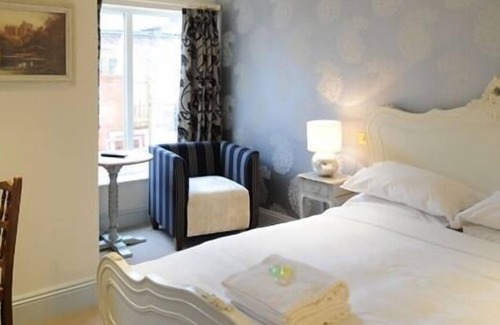 Cookham Hotel | The Crown