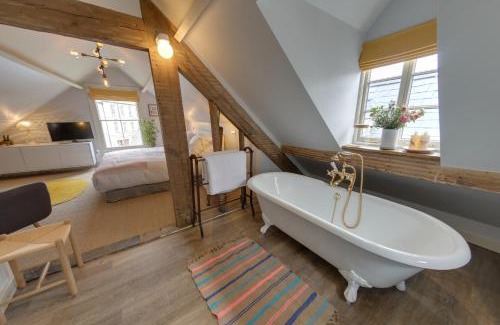 Woodstock Hotel | The Crown