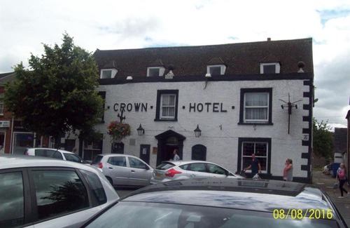 Wootton Bassett Hotel | The Crown Hotel