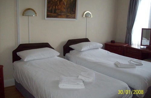 Wootton Bassett Hotel | The Crown Hotel