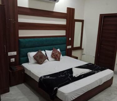 Zirakpur Hotel | The crown hotel