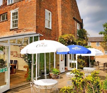 Saffron Walden Bed & Breakfast | The Crown House Inn