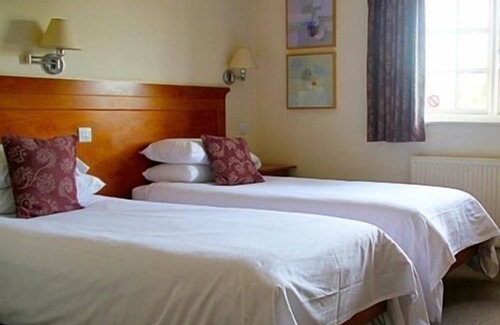 Swindon Hotel | The Crown Inn