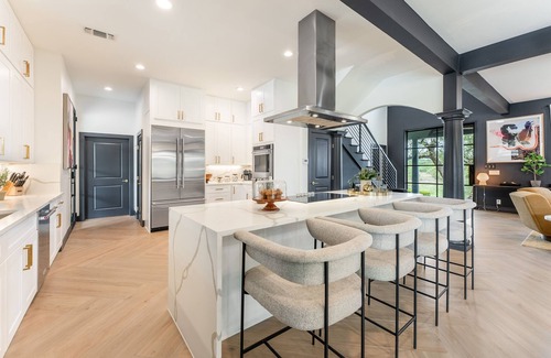 Austin House | The Crown Jewel/Venue/Pool/Sleep 40