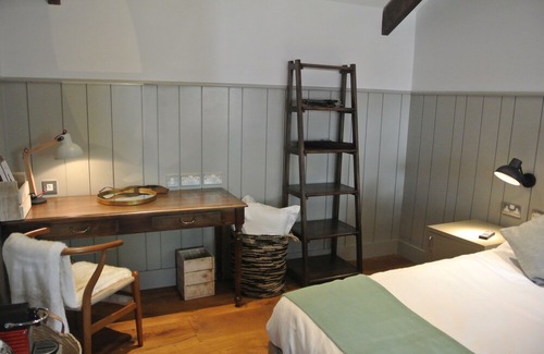 Clifton Hotel | The Crown Pub Dining Rooms