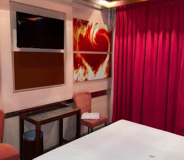 Skaramangas Hotel | THE CRYSTAL BLUE XAIDARI HOTEL