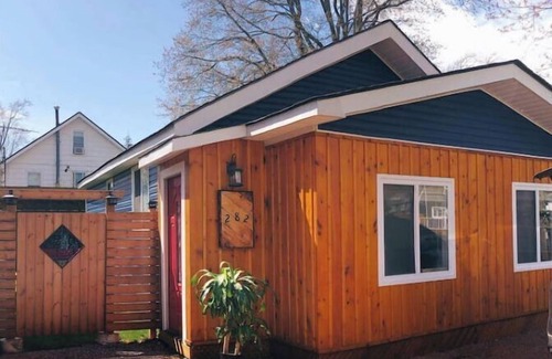 Crystal Beach House | The Crystal Breeze Cottage *Now with A/C for 2023