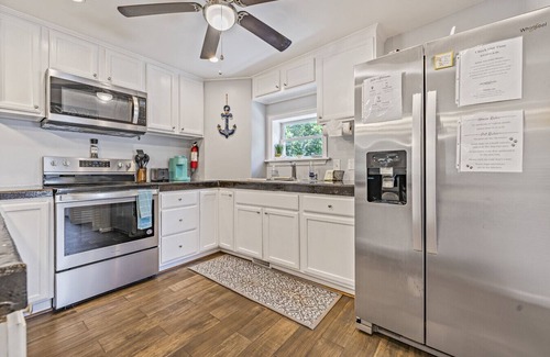 Morehead City Apartment | The Crystal Cove has Boat parking & pet friendly.