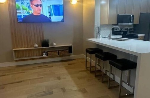 Findlay House | The Crystal Rose House spacious, modern and bright