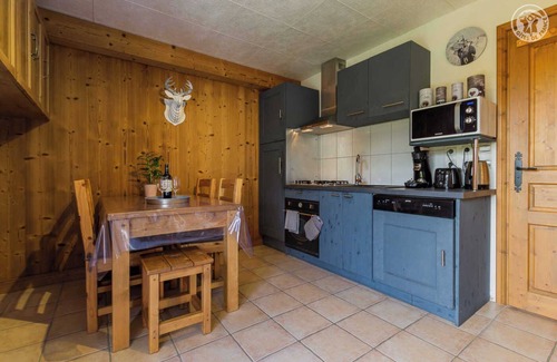 La Lechere House | THE CUBS HUT