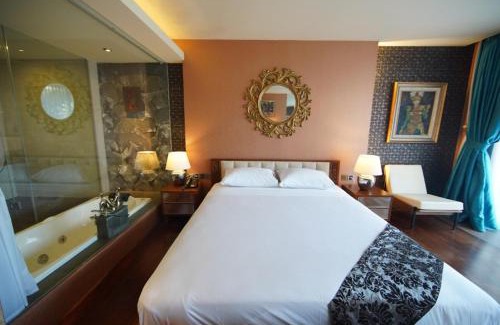 Megamendung Hotel | The Culture Hotel And Gallery