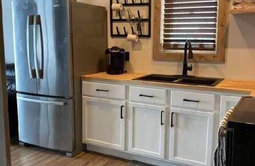 Saxon Cottage | The Curry Cottage- Country-Snowmobile trail accessible