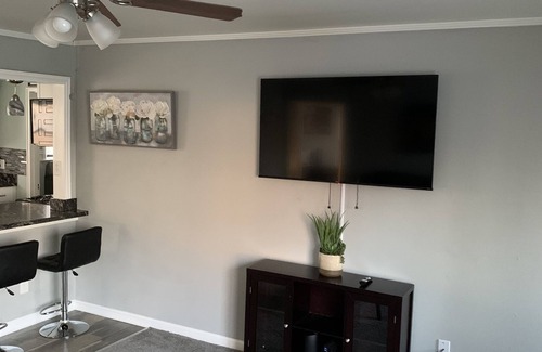 Mayfield Heights House | The Cutest Ranch in Mayfield close to Shopping, Restaurants and Hospitals