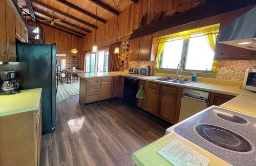 Deerwood Cabin | The Cuyuna "Retro Retreat" Family Lake Home