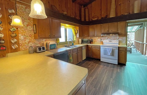 Deerwood Cabin | The Cuyuna "Retro Retreat" Family Lake Home