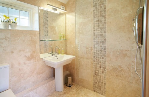 Pencoed House | The Cwtch provides the peace and tranquillity of the country side, close to a beautiful coastline.