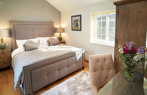 Pencoed House | The Cwtch provides the peace and tranquillity of the country side, close to a beautiful coastline.