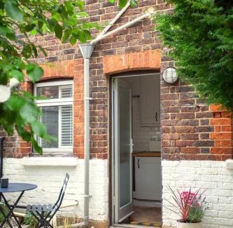 Dorking House | The Cycling Cottage, Surrey Hills AONB, Dorking