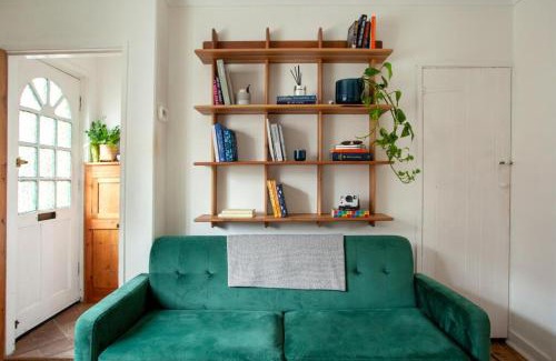 Dorking House | The Cycling Cottage, Surrey Hills AONB, Dorking