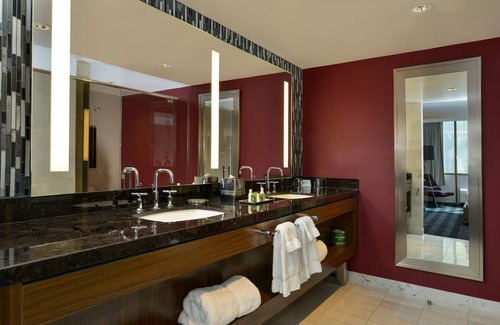 Downtown Las Vegas Hotel | the D Las Vegas