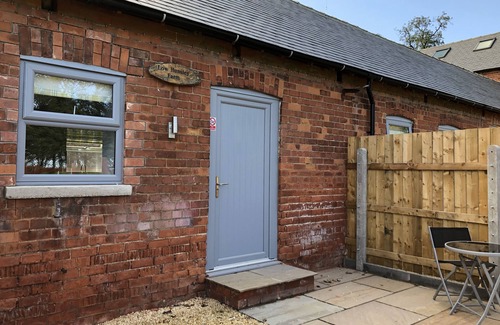 Cottingham Apartment | The Dairy, 1 bed studio, Wolds Way Holiday Cottages