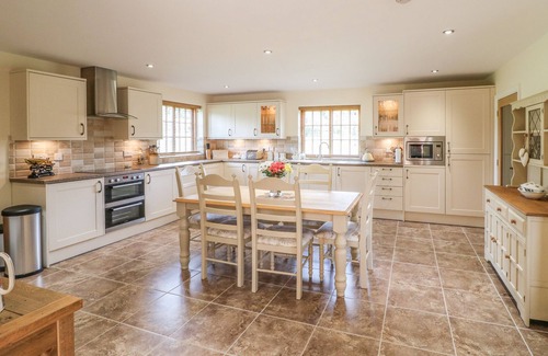 Eastwood Cottage | THE DAIRY, family friendly, with open fire in Eastwood