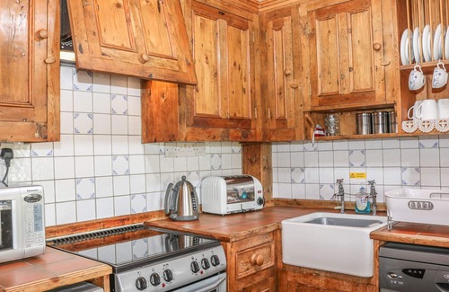 Peak District Cottage | THE DAIRY, pet friendly, character holiday cottage in Tideswell Moor
