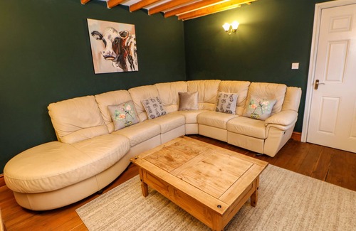 Coxhoe Cottage | THE DAIRY, pet friendly, with a garden in Coxhoe