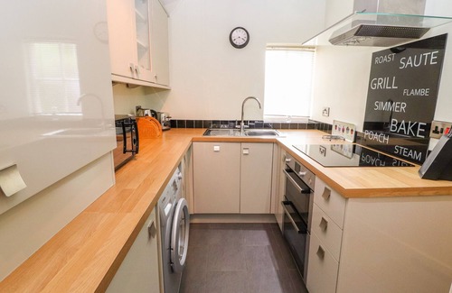 Cotebrook Cottage | THE DAIRY, romantic, character holiday cottage in Tarporley