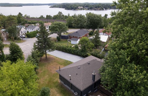 Sudbury House | The Dale Bungalow by Minnow Lake.