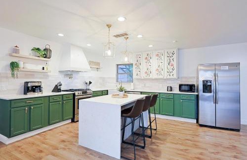 Northwest Dallas House | The Dallas Hub - Spacious 4BR - Prime location