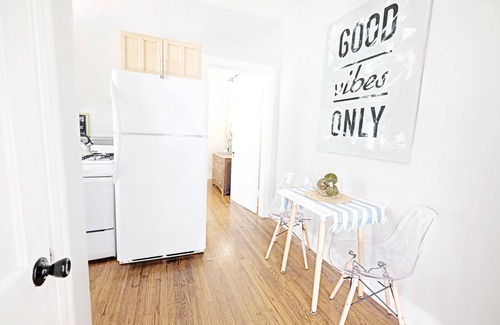 Lower Greenville Apartment | The Dallas Native Arboretum Tickets Included