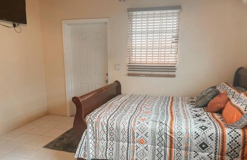 Nassau Apartment | The Dames Studio Apartment