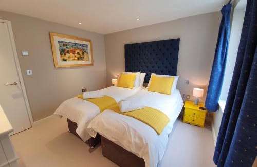 Bath City Centre Apartment | The Danbury, Lower Borough Walls