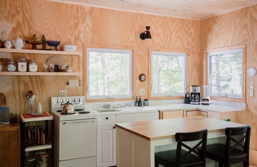 Leeds and the Thousand Islands Cottage | The Dance Hall Cottage on Charleston Lake
