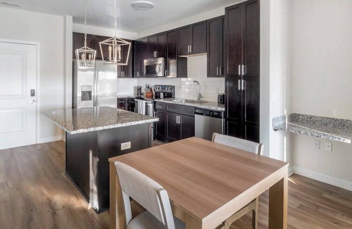 Charleston Apartment | The Daniel IV Vibe 8728