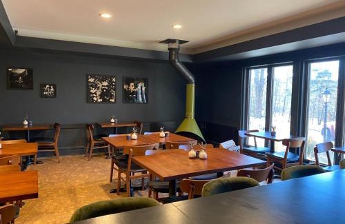 Beach Lake Hotel | The Darby