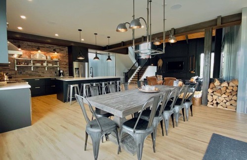 Hemlock Valley House | The Dark and Stormy Executive Mountain Retreat. The Cabin to Ski in and Ski Out