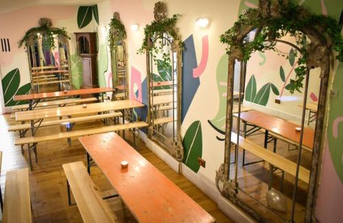 Easton Hotel | The Dark Horse Pub