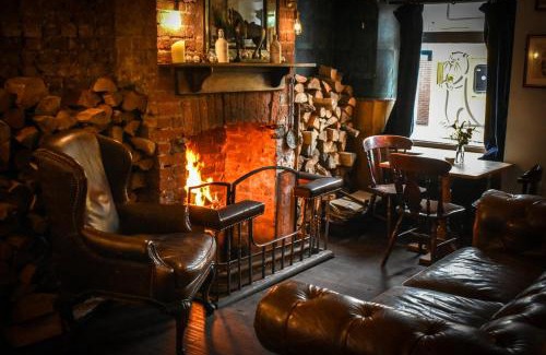 Easton Hotel | The Dark Horse Pub