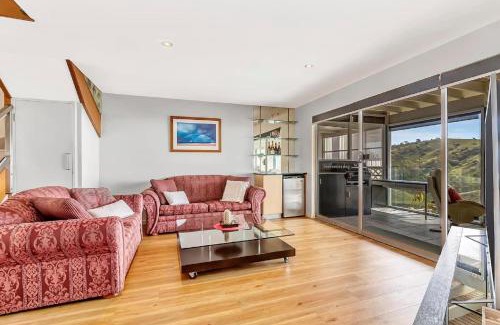 Wirrina Cove House | The Darling Of Marina - A Hilltop And Sea Getaway