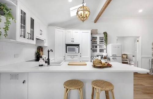 Jaspers Brush Bed & Breakfast | The Dawning Farmhouse