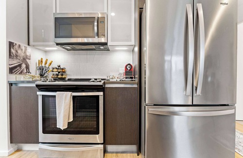 Shawmut Apartment | The Dazzling Two-Bedroom, Two-Bath Suite in South End!