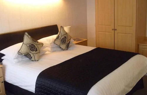 Stockport Hotel | The Deanwater Hotel