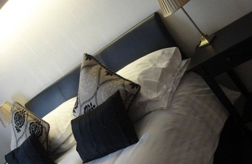 Stockport Hotel | The Deanwater Hotel