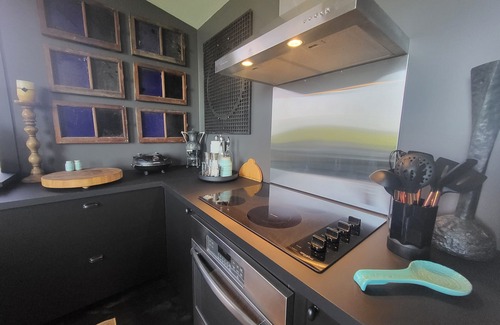 Batoche Cottage | The Deck House - Luxury Getaway