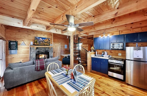 Pine Mountain Valley Cabin | The Deer Cabin- Left End